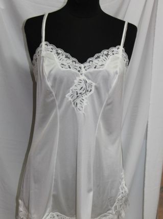 combinaison NEUVE blanche dentelle taille 40/42