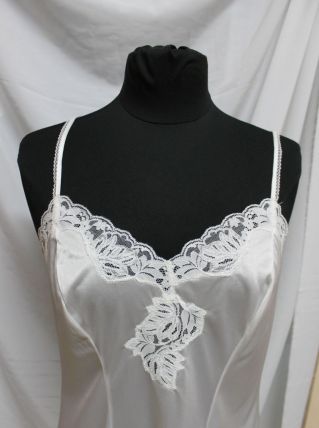 combinaison NEUVE blanche dentelle taille 40/42