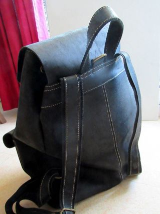 Sac à dos noir en très beau cuir