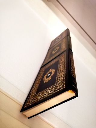 Étagère livres reliures