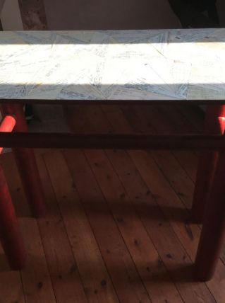 console avec pieds mandrins- plateau marqueté billets train.