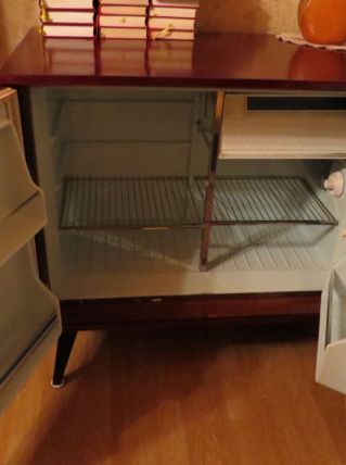 Très rare , FRIGO MEUBLE année 50, il fonctionne!