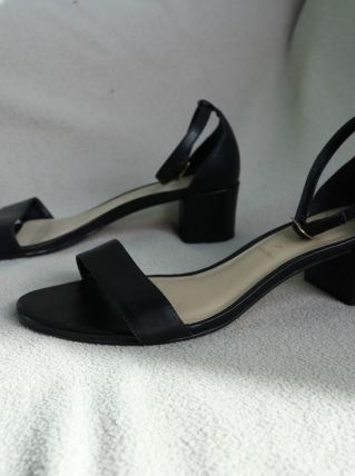 sandales noires à talons
