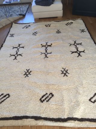 TAPIS BENI OUARAIN MOTIF ETHNIQUE 