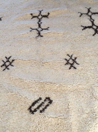 TAPIS BENI OUARAIN MOTIF ETHNIQUE 