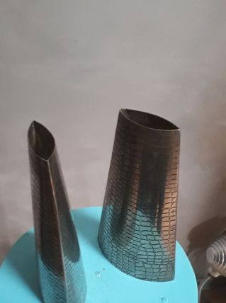 vases metal argente peau de reptile 1970 
