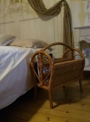 Porte revues en rotin 