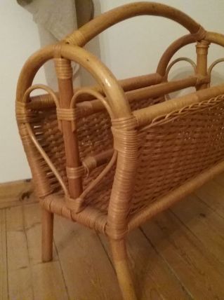 Porte revues en rotin 