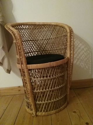 Fauteuil en osier pour enfant 