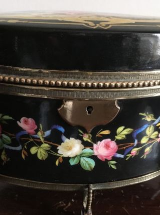 boîte à bijoux en porcelaine style Empire