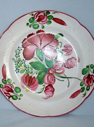 Assiette en faïence de l'est 19° décor fleur excellent état