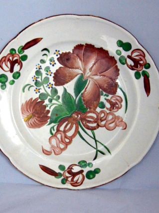 Assiette en faïence de l'est 19° décor fleur excellent état