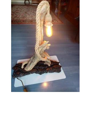 lampe en bois flottée