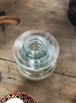 Isolateur électrique en verre