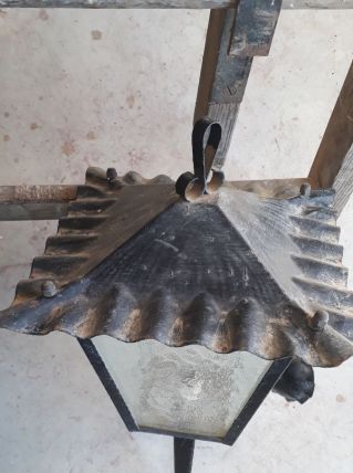 lanterne   fer forge  avec electricite ok   