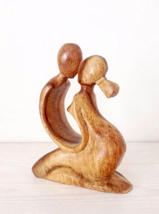 statuette couple