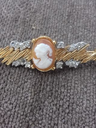 Broche Carven vintage camée  plaqué or