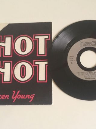 Karen Young "Hot shot" - Vinyle 45 t