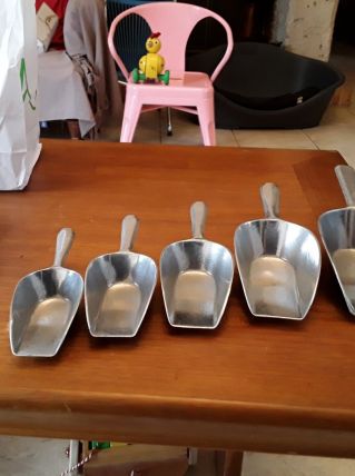 Lot 5 pelles en aluminium vintage 