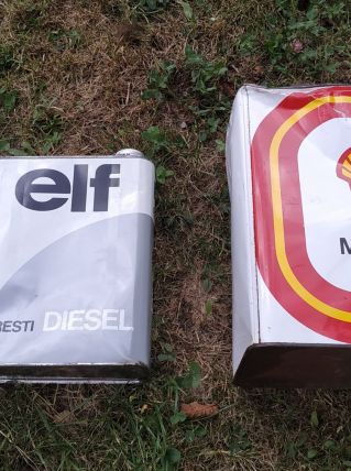 Lot de 5 bidons d huile