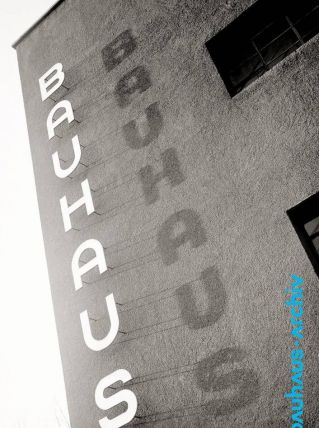 Lot de 2 affiches BAUHAUS