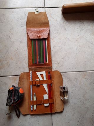 Trousse d'écolier en cuir années 60