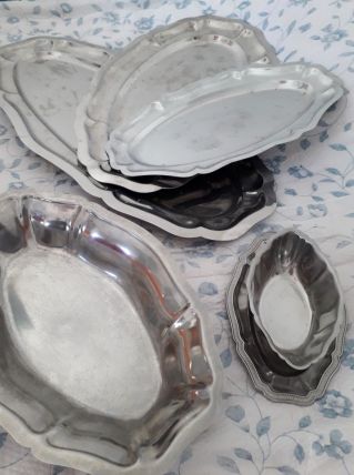 ensemble de 3 plats + 1 saucière + 1 panière 