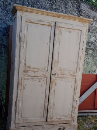 Armoire début XXeme,  en pin patiné,  2 portes et tiroir