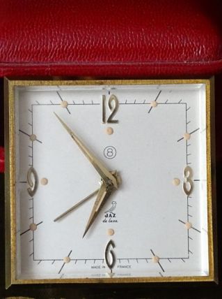 Réveil ancien de voyage