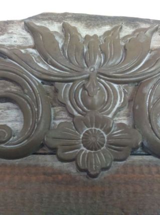 Miroir en bois sculpté