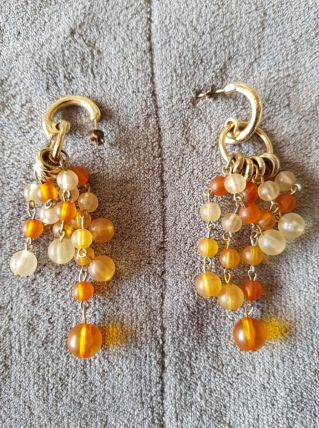 Boucles d'oreilles pendant petites perles oranges