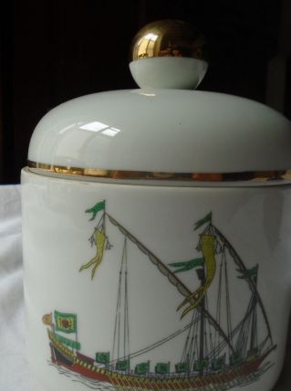 Boite porcelaine de Paris