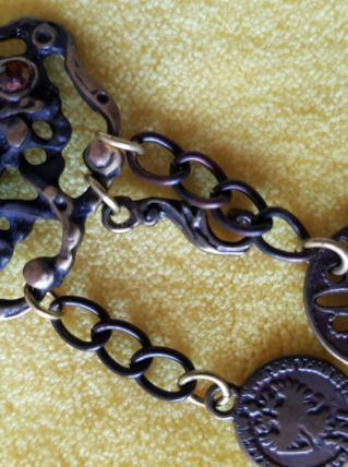 Broche avec pendants et ornée pierre orange