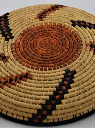 Corbeille en vannerie vintage