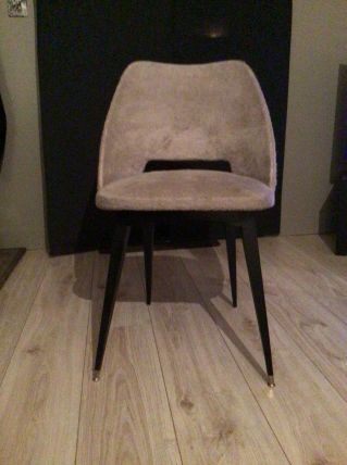 Chaise tonneau moumoute 