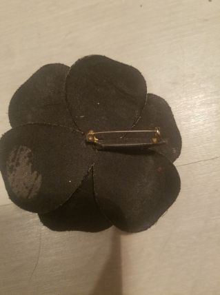 Broche chanel camelia 