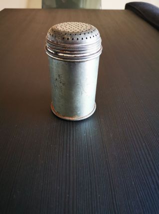 Saupoudreur argenté 