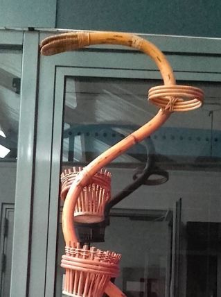 Porte plante rotin années 60