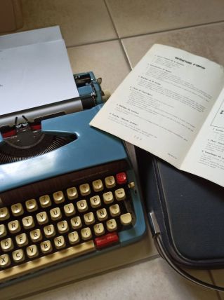 Machine à écrire 1973 Nogamatic500 + pochette de rangement