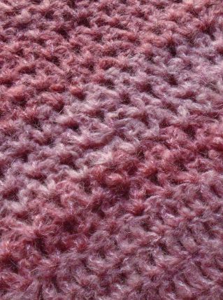 Plaid en laine mohair crochetée