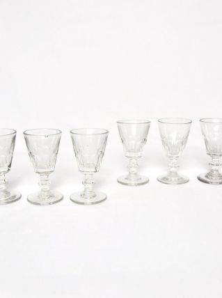 6 petits verres à pied