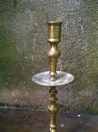 Bougeoir oriental en bronze