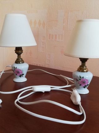 2 lampes à poser en porcelaine décorée