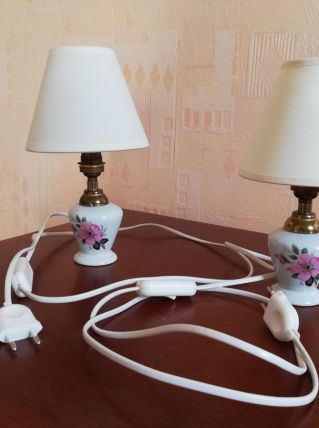 2 lampes à poser en porcelaine décorée