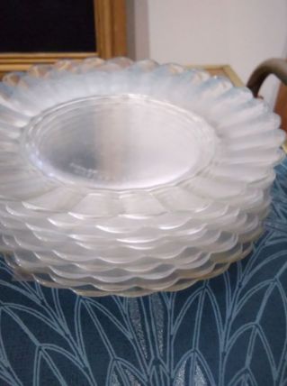 9 Assiettes à dessert Marguerite Duralex vintage