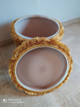 Pouf avec coffre de rangement dore des années 70 vintage