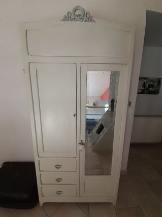 Armoire parisienne