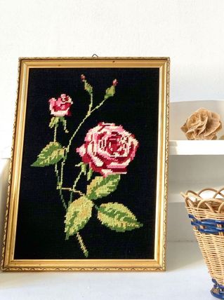 Cadre doré fleurs canevas