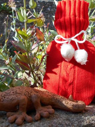 BOUILLOTTE VINTAGE ROUGE HABILLEE DE LAINE VINTAGE 