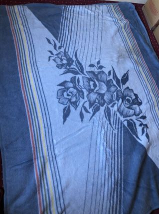 Jolie couverture Motif floral bleu